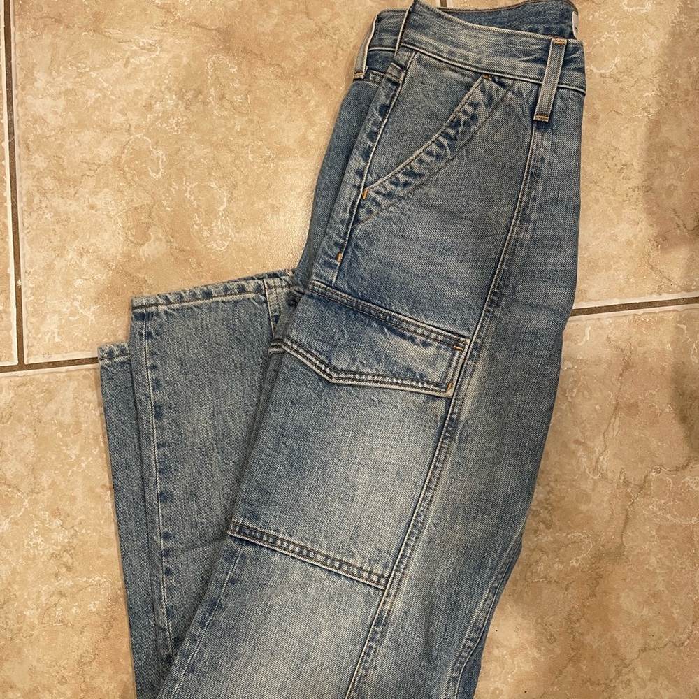 Denim Forum Blue Relaxed Jeans with Classic Wash